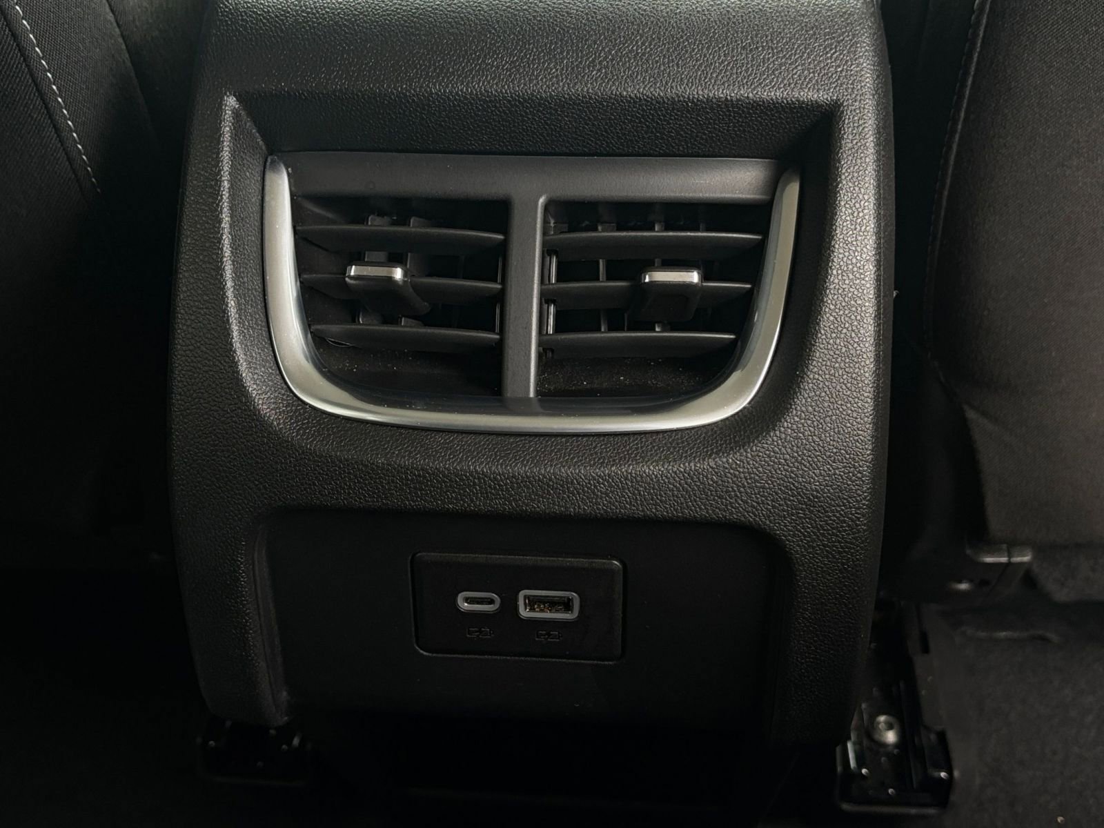 Used 2025 Chevrolet Blazer LT FWD image 25