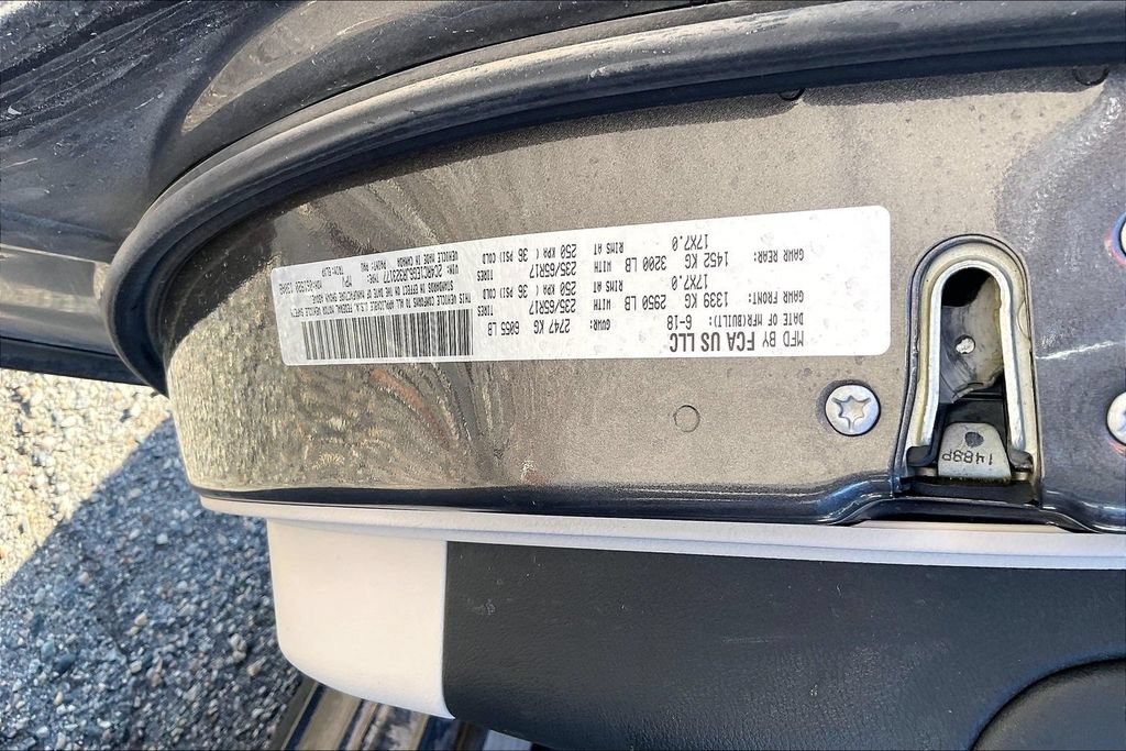 Used 2018 Chrysler Pacifica Touring-L Plus w/ Advanced Safetytec Group FWD image 5