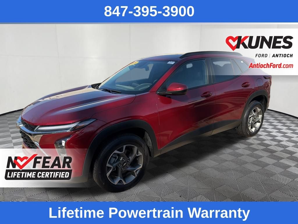 Used 2025 Chevrolet Trax LT FWD image 4
