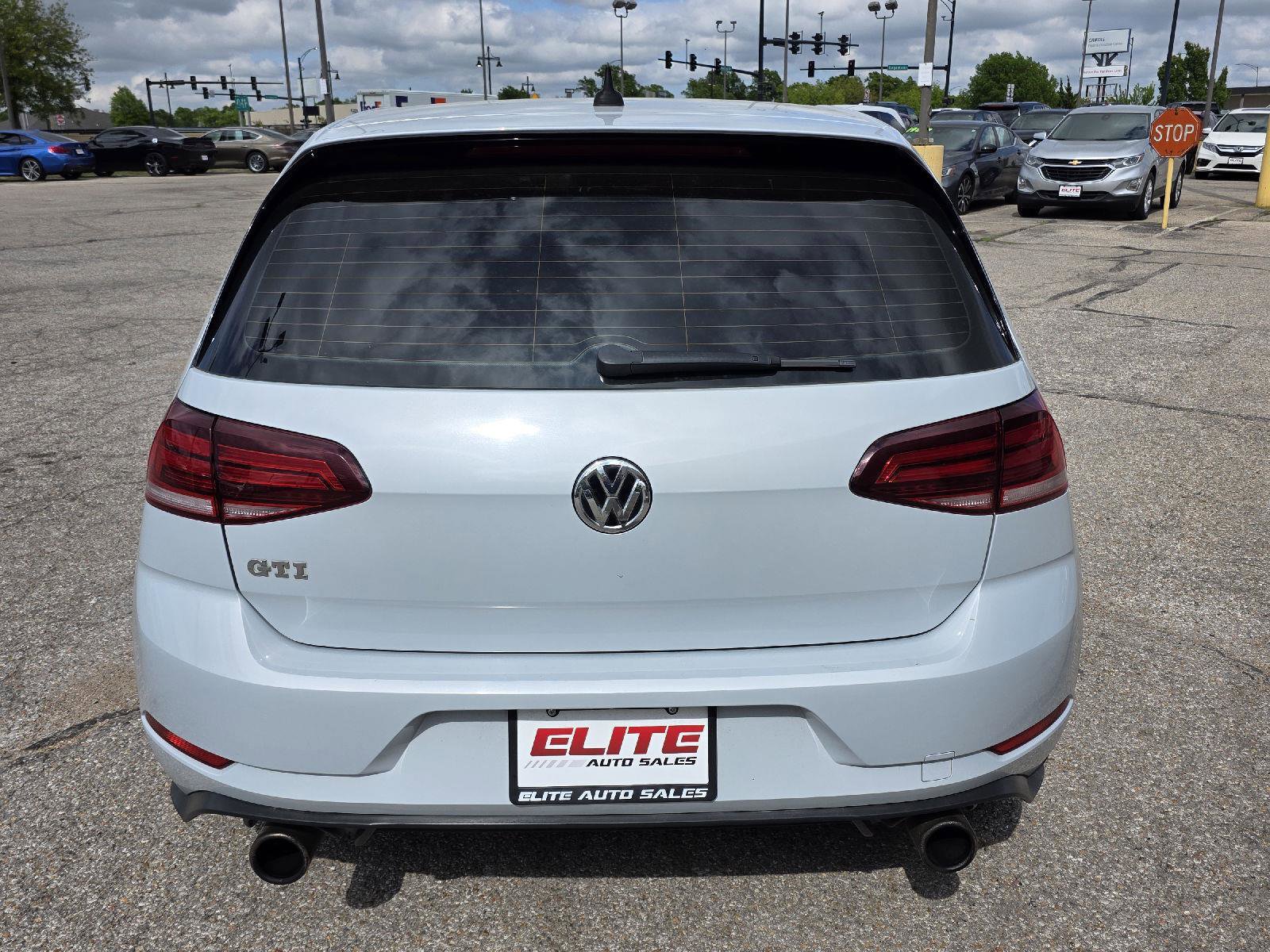 Used 2018 Volkswagen GTI SE w/ SE Leather Package FWD image 6