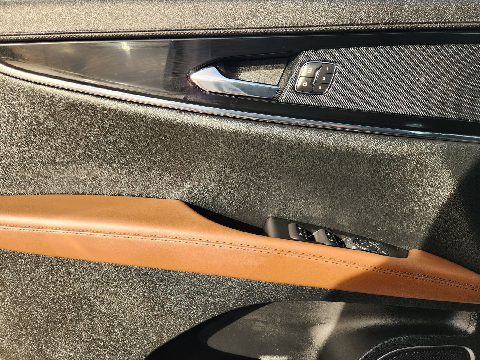 Used 2023 Lincoln Nautilus Reserve image 24