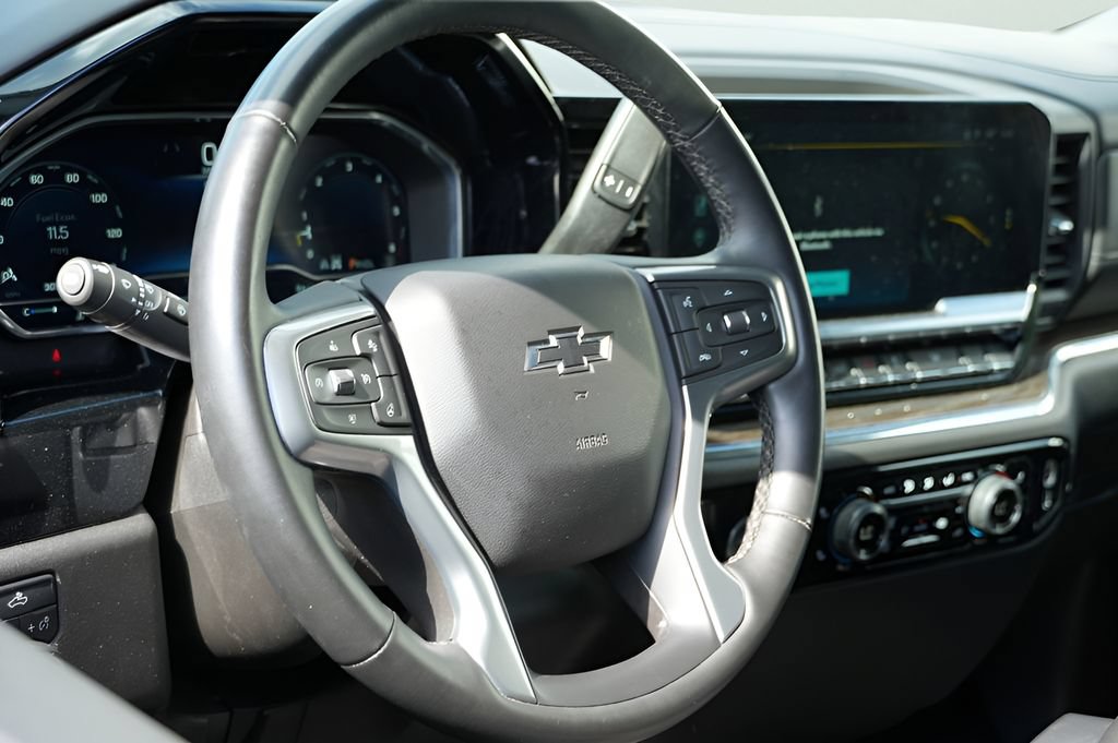 Used 2024 Chevrolet Silverado 1500 RST w/ Protection Package AWD/4WD image 17