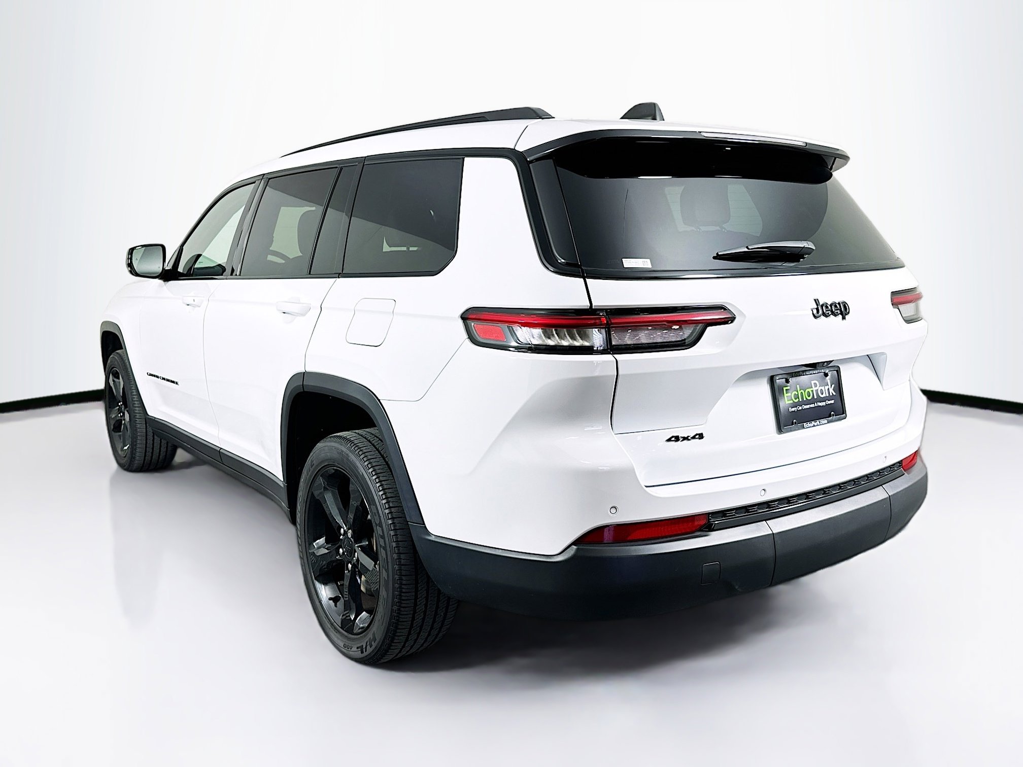 Used 2023 Jeep Grand Cherokee L Laredo AWD/4WD image 5