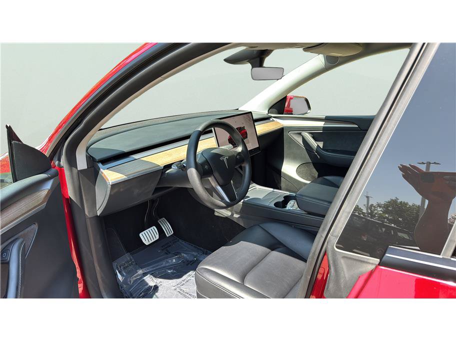 Used 2024 Tesla Model Y Performance AWD/4WD image 9