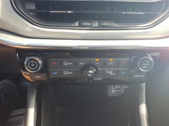 Certified 2023 Jeep Compass Limited w/ Sun and Sound Group AWD/4WD image 26