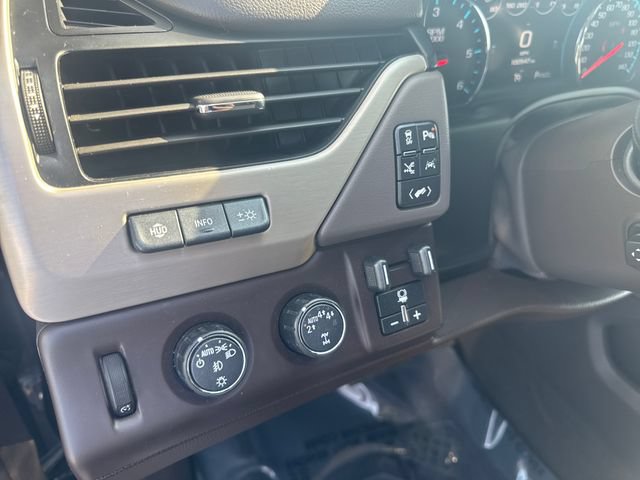 Used 2020 GMC Yukon Denali w/ Denali Premium Package AWD/4WD image 12