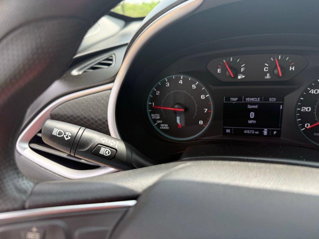 Used 2025 Chevrolet Malibu LT FWD image 34