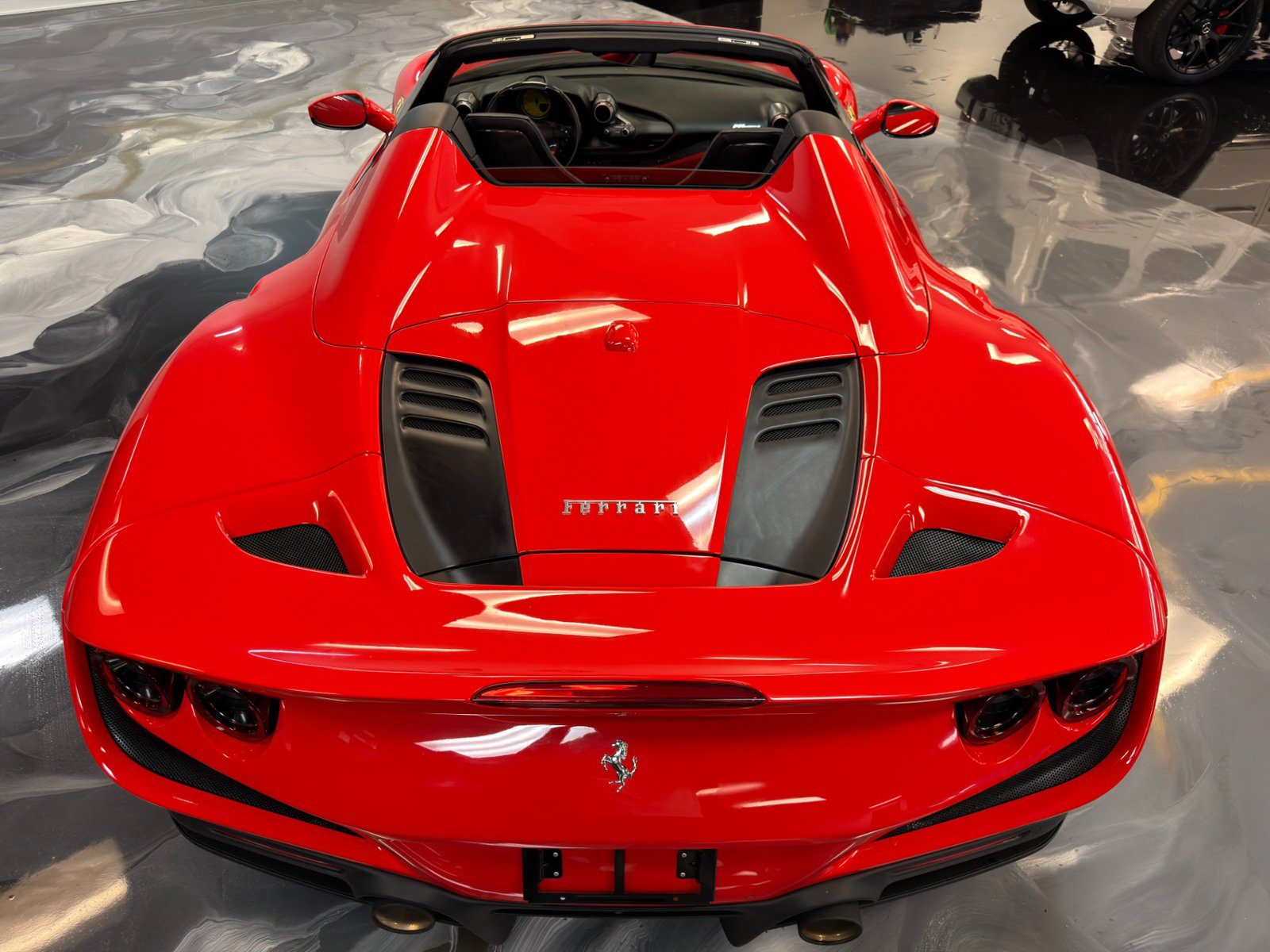 Used 2021 Ferrari F8 Tributo RWD image 11