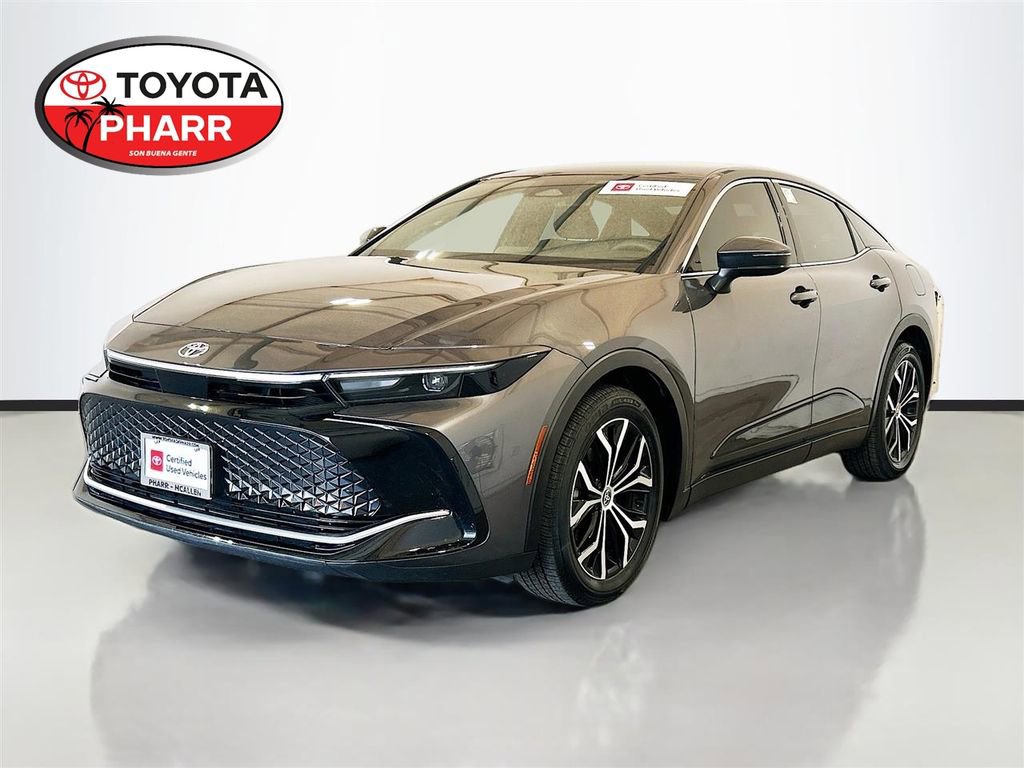 Used 2023 Toyota Crown XLE image 1