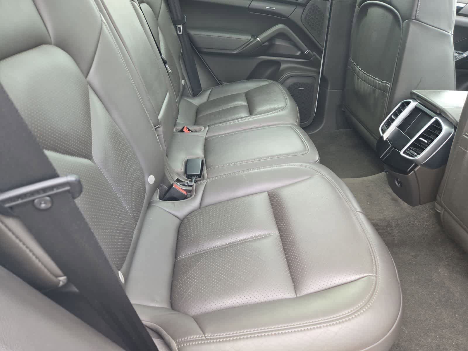 Used 2017 Porsche Cayenne AWD/4WD image 20