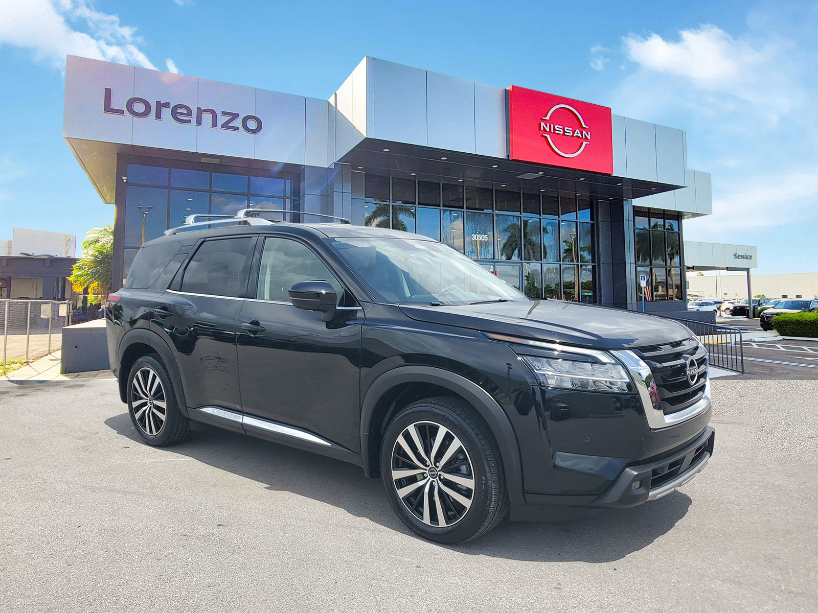 Certified 2024 Nissan Pathfinder Platinum w/ Cargo Package image 3