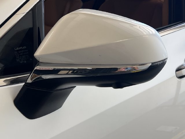 Certified 2025 Lexus NX 450h+ AWD w/ Accessory Package (Z2) image 13