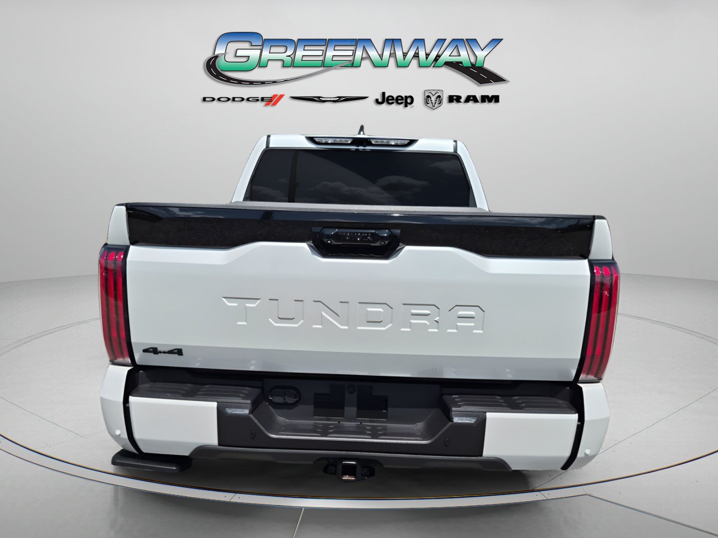 Used 2025 Toyota Tundra Platinum AWD/4WD image 2