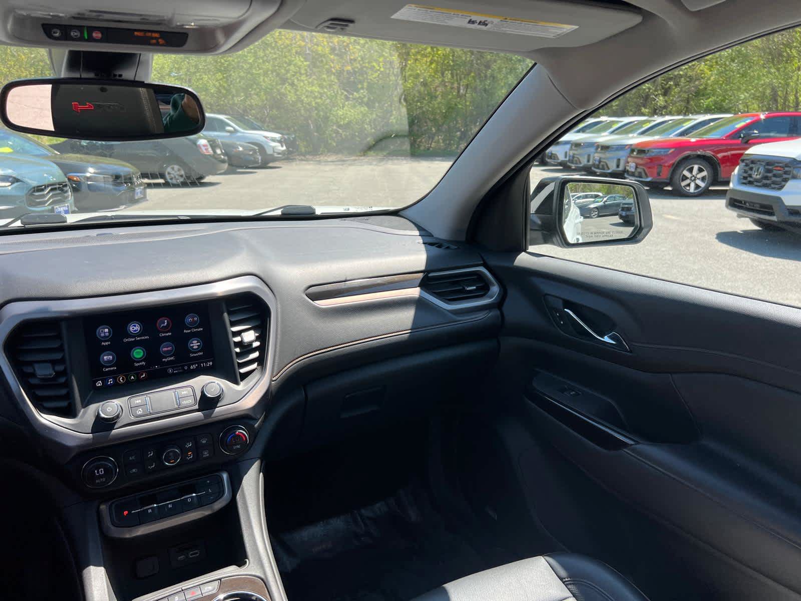 Used 2022 GMC Acadia AT4 w/ Technology Package AWD/4WD image 38