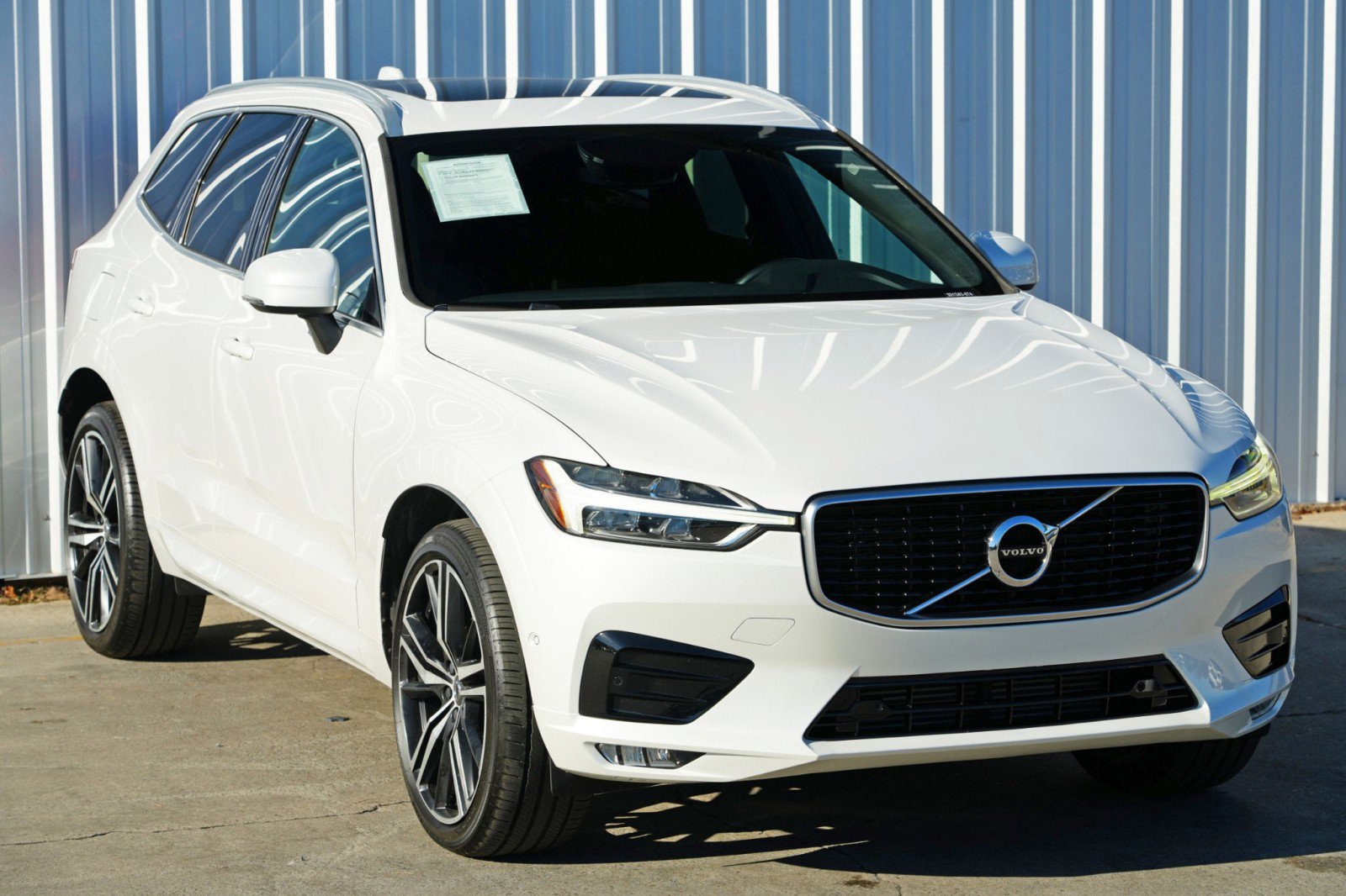 Used 2019 Volvo XC60 T5 R-Design w/ Protection Package image 52
