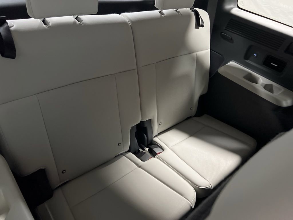 Used 2025 Hyundai Santa Fe Limited image 14