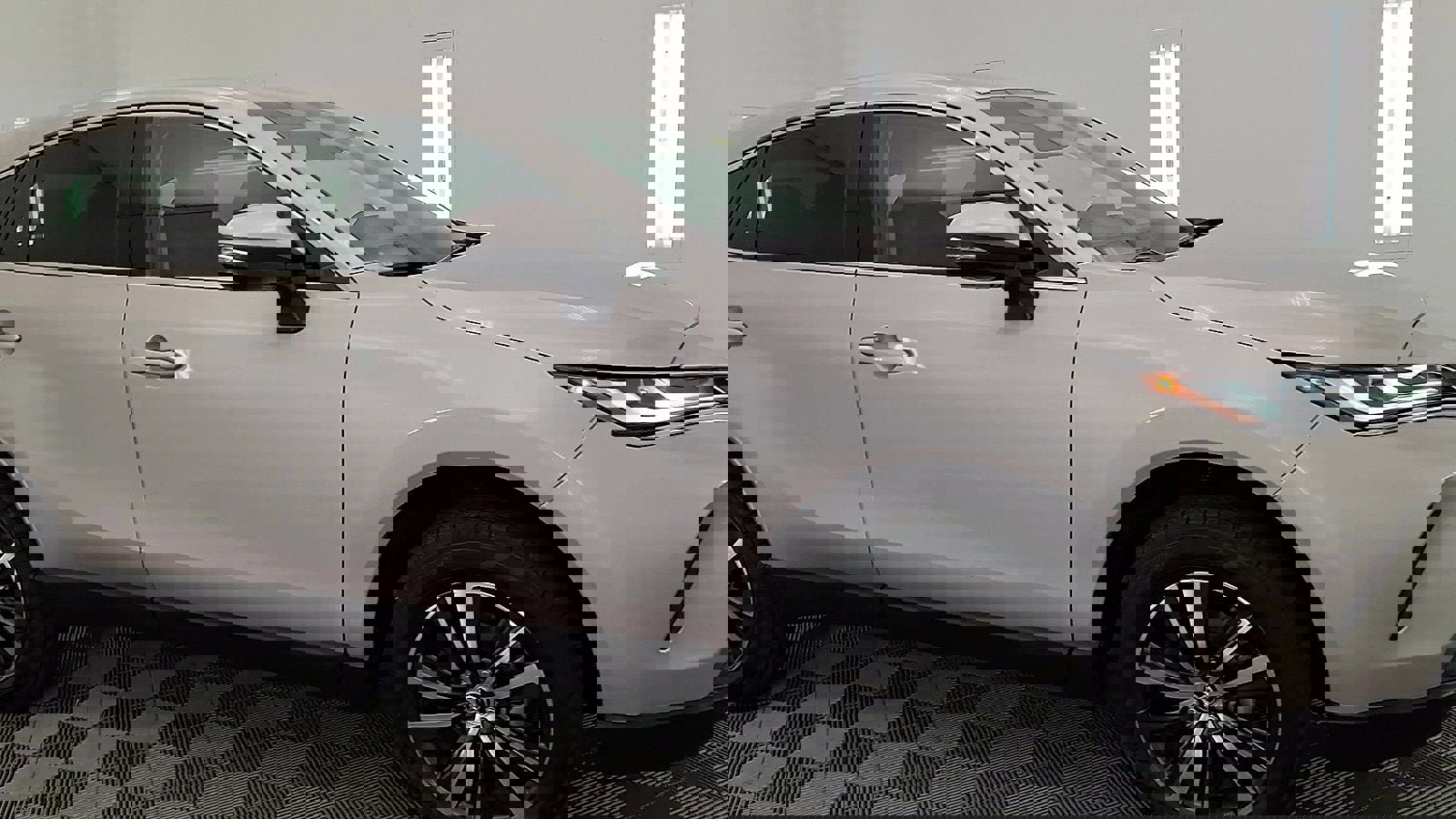 Certified 2023 Toyota Venza LE image 6