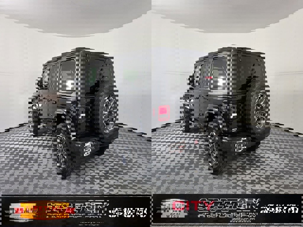 Used 2023 Jeep Wrangler Sahara image 5