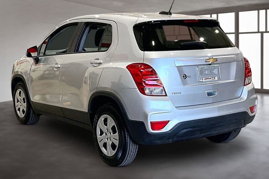 Used 2018 Chevrolet Trax LS FWD image 12