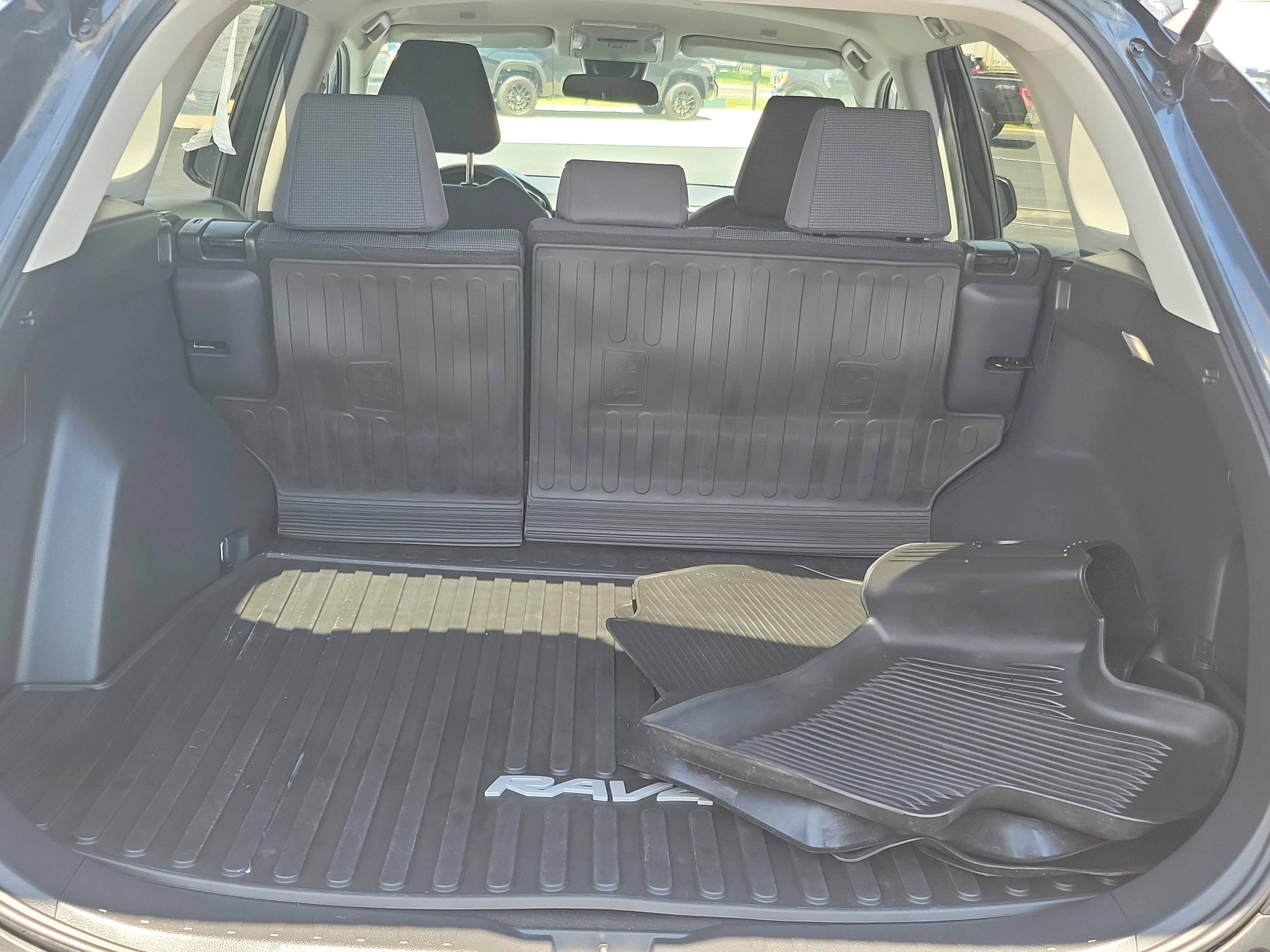 Certified 2023 Toyota RAV4 LE AWD/4WD image 12