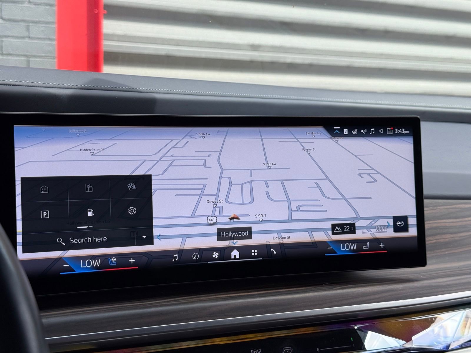 Used 2023 BMW 760i xDrive w/ Luxury Rear Seating Package image 34