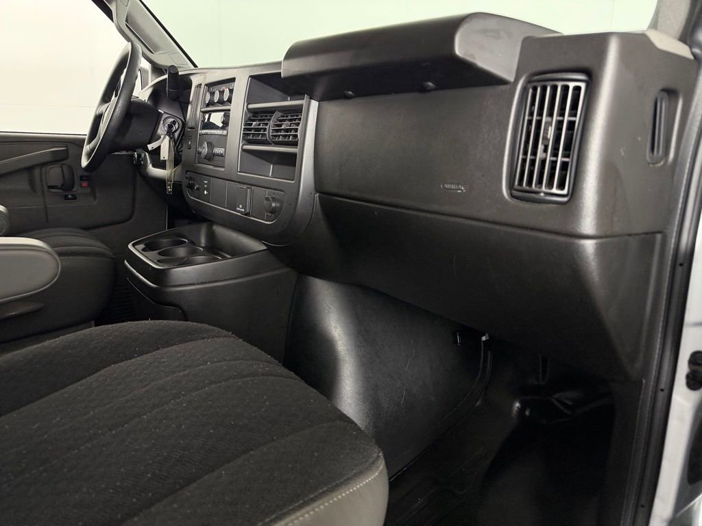 Used 2024 GMC Savana 2500 Work Van w/ Driver Convenience Package image 27