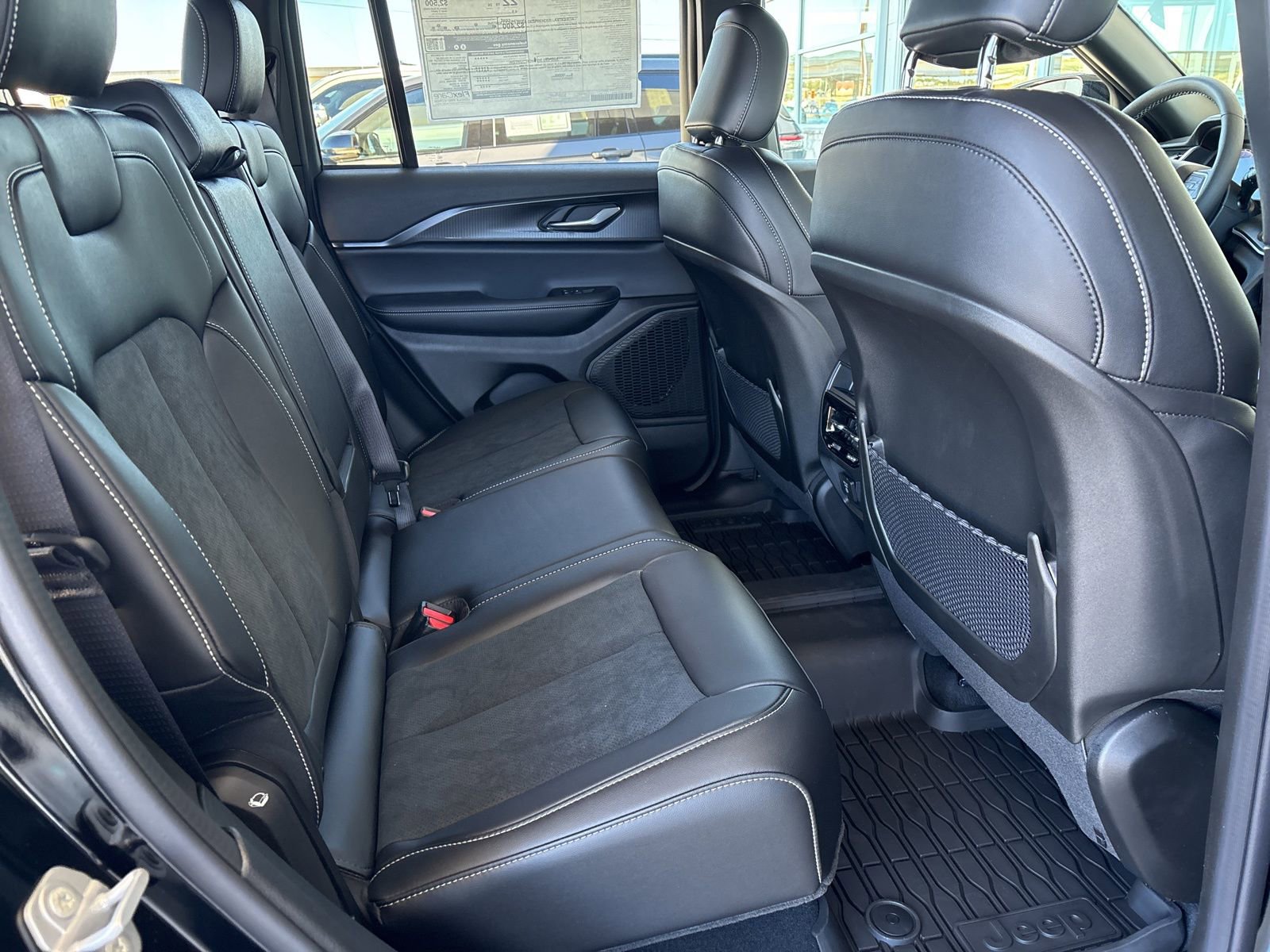 New 2025 Jeep Grand Cherokee Altitude image 14