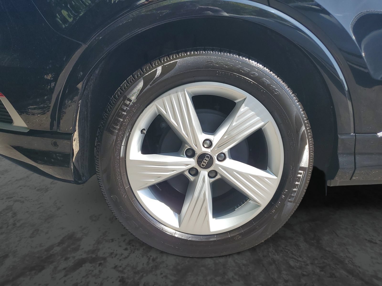 Used 2024 Audi Q4 e-tron Prestige AWD/4WD image 5