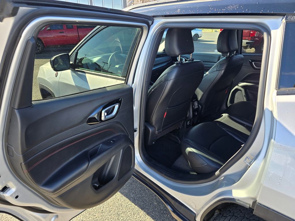 Used 2024 Jeep Compass Trailhawk image 15