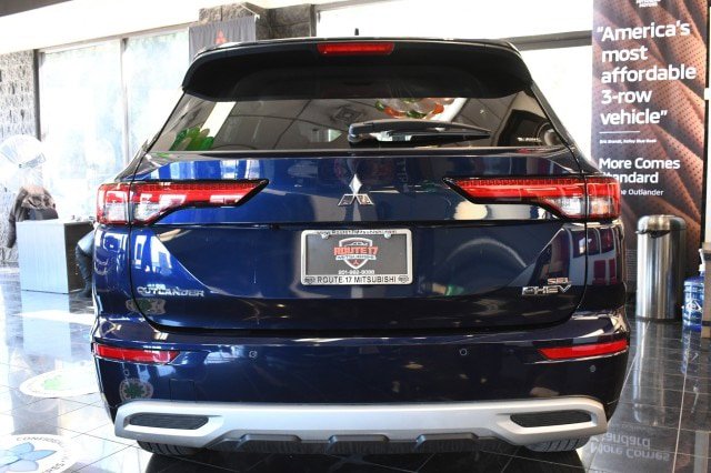 Used 2024 Mitsubishi Outlander GT AWD/4WD image 14