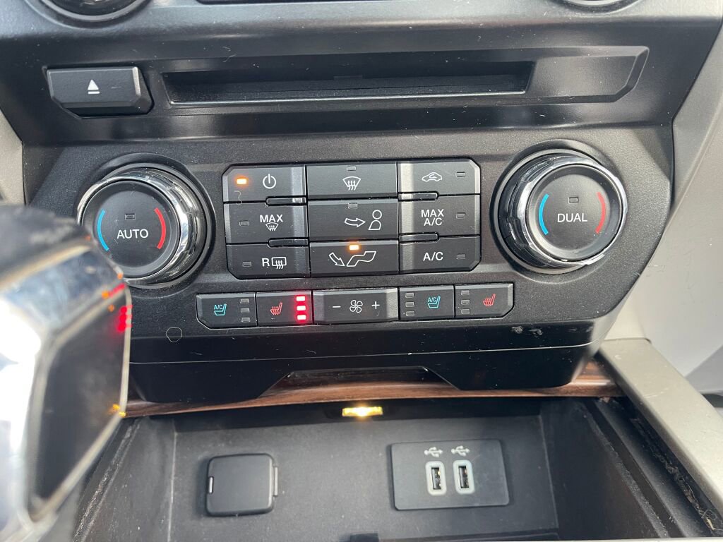 Used 2016 Ford F150 Lariat image 14