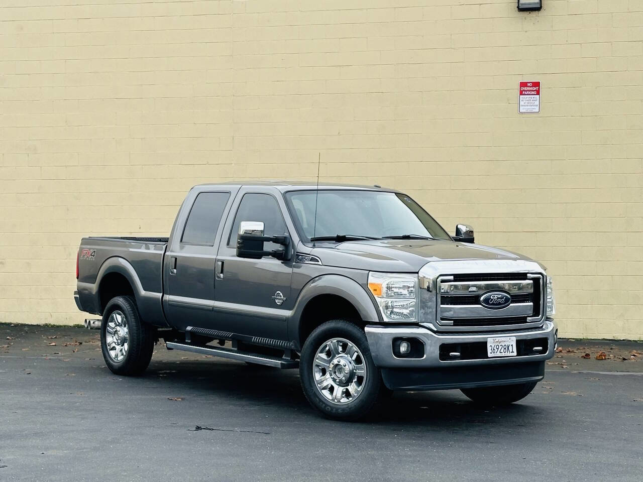 Used 2012 Ford F350 Lariat image 2