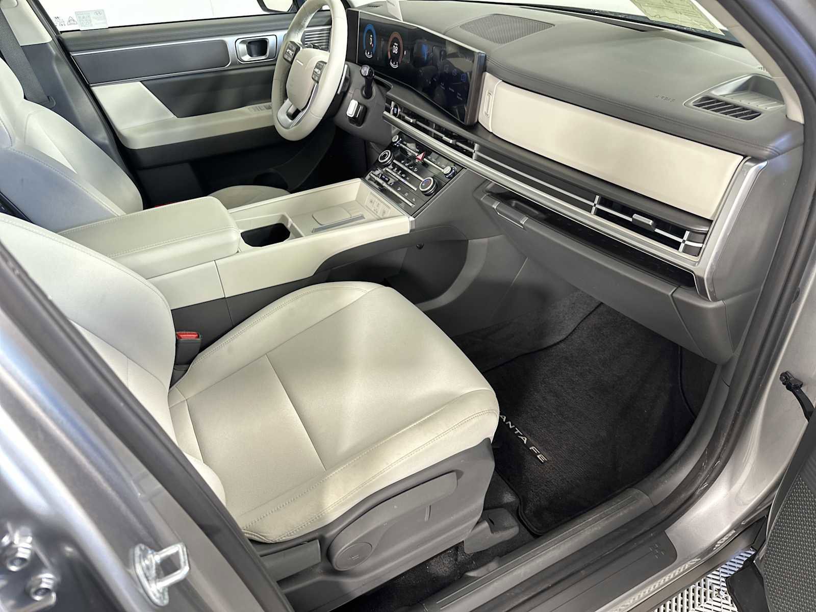 Certified 2025 Hyundai Santa Fe SE image 26
