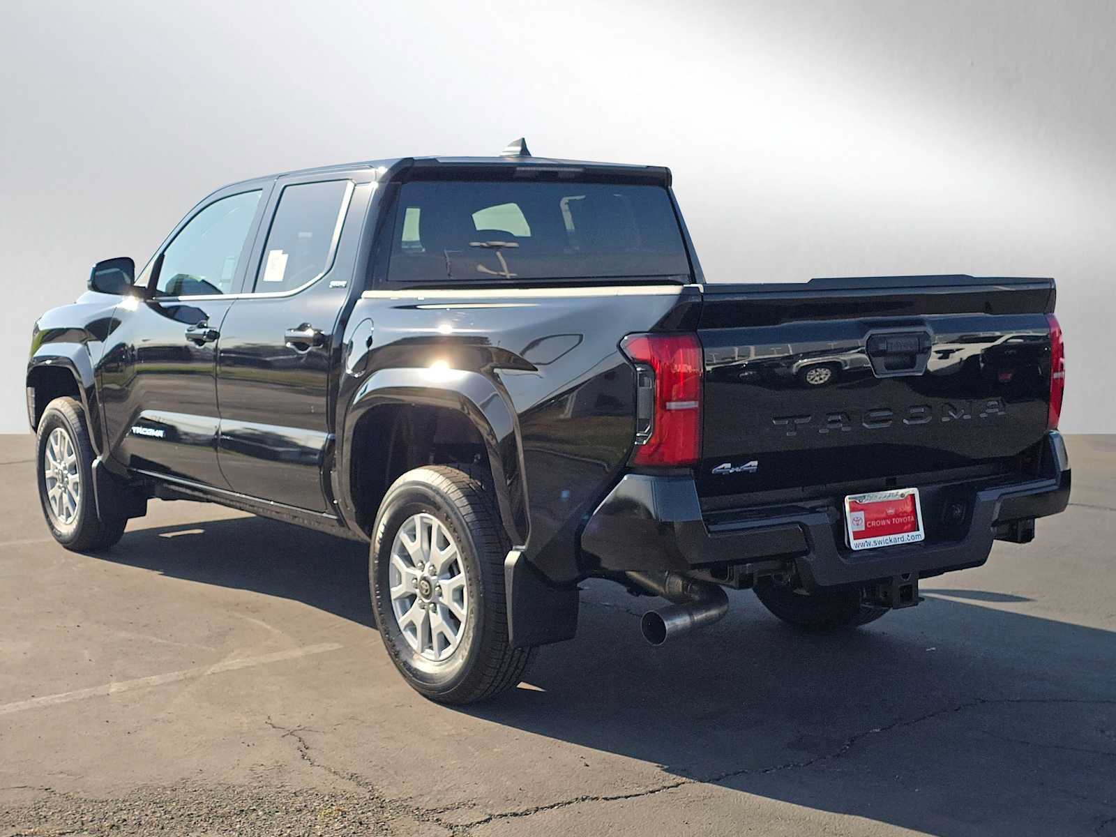 Used 2026 Toyota Tacoma SR5 AWD/4WD image 5