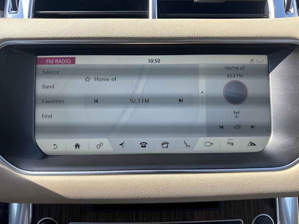 Used 2017 Land Rover Range Rover Sport HSE image 19