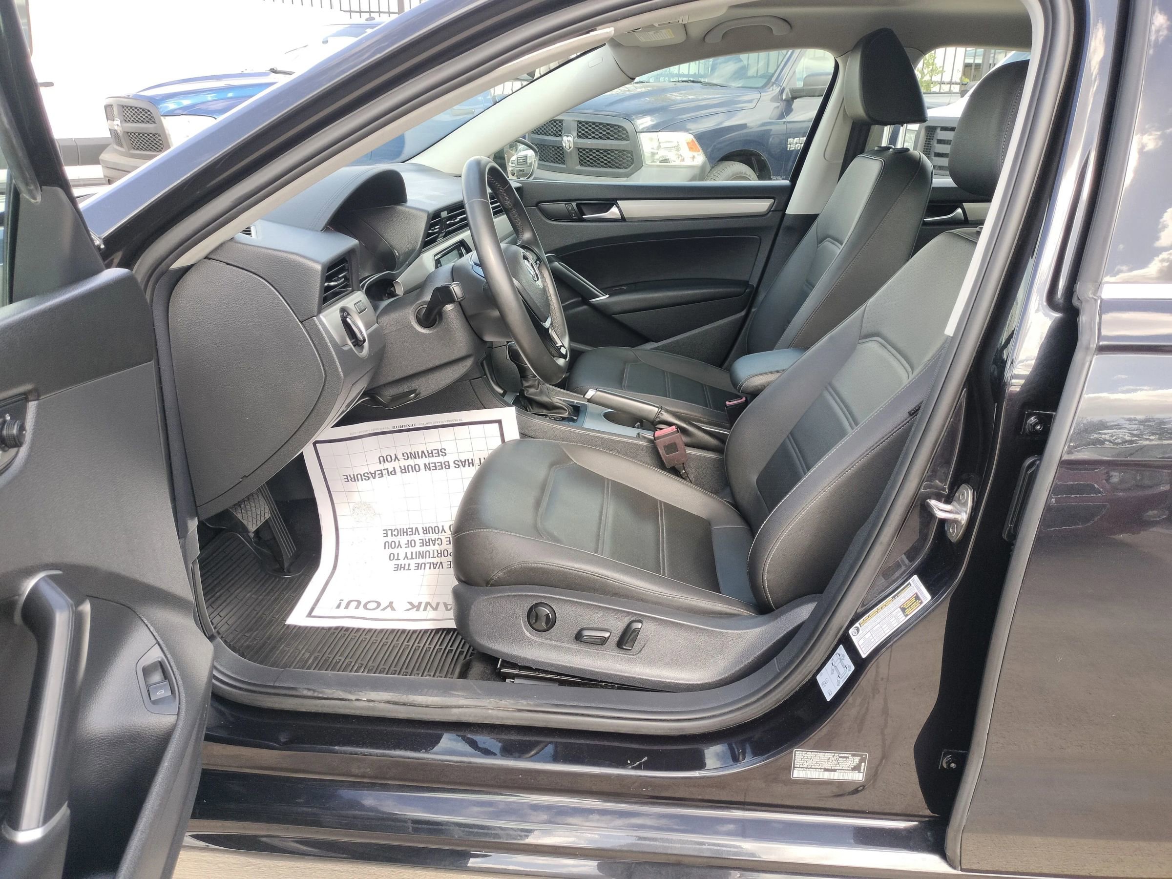 Used 2021 Volkswagen Passat 2.0T SE w/ Luggage Net & Mats Package image 24