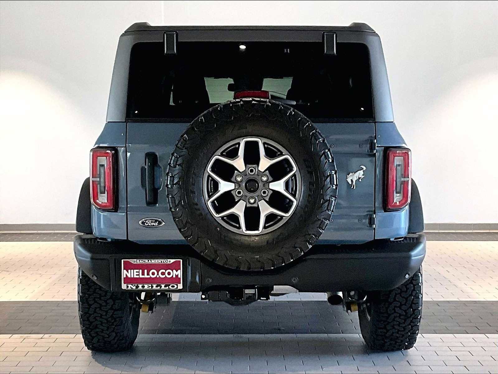 Used 2024 Ford Bronco Badlands image 9