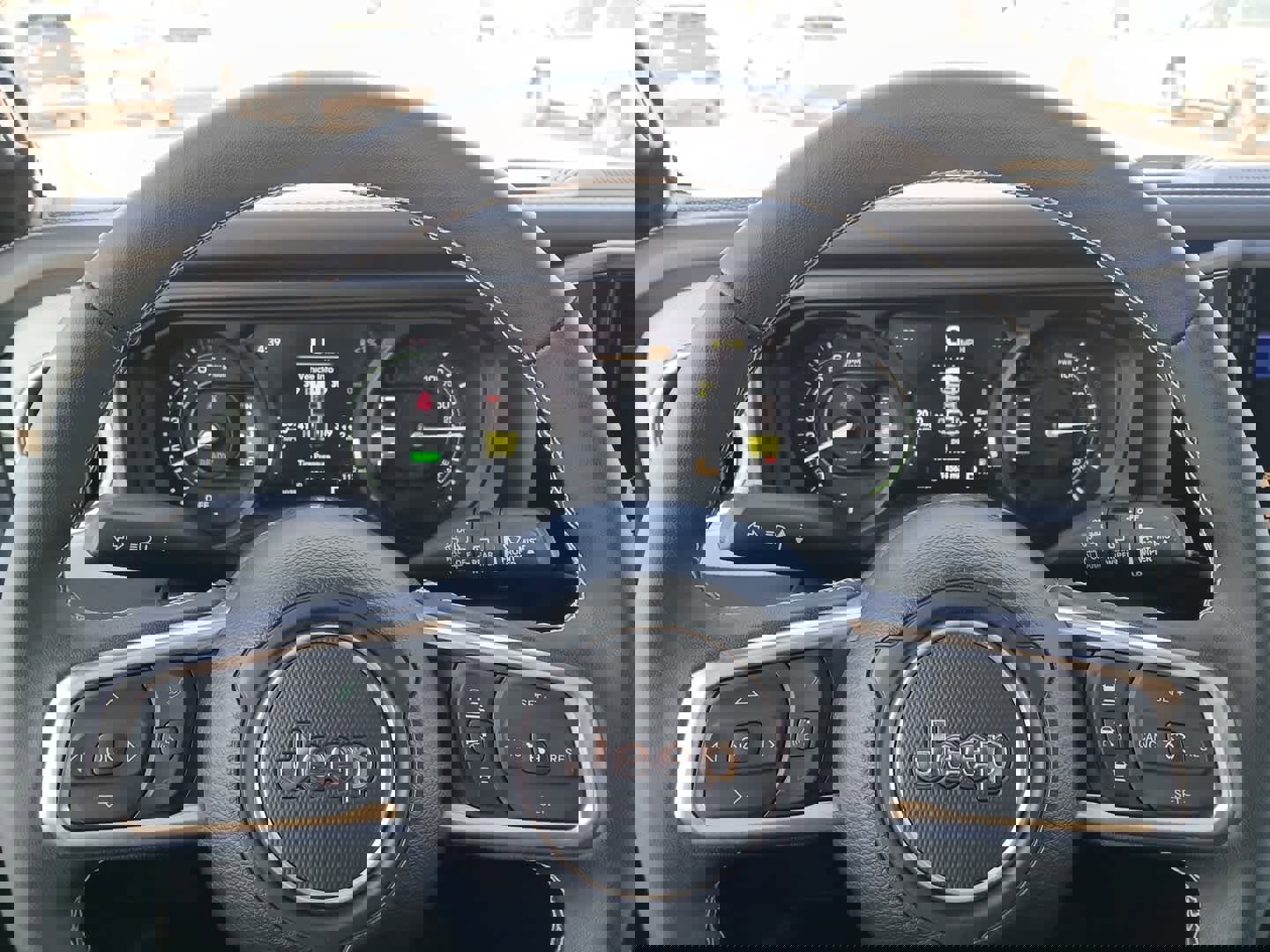 Used 2025 Jeep Wrangler Sahara image 37