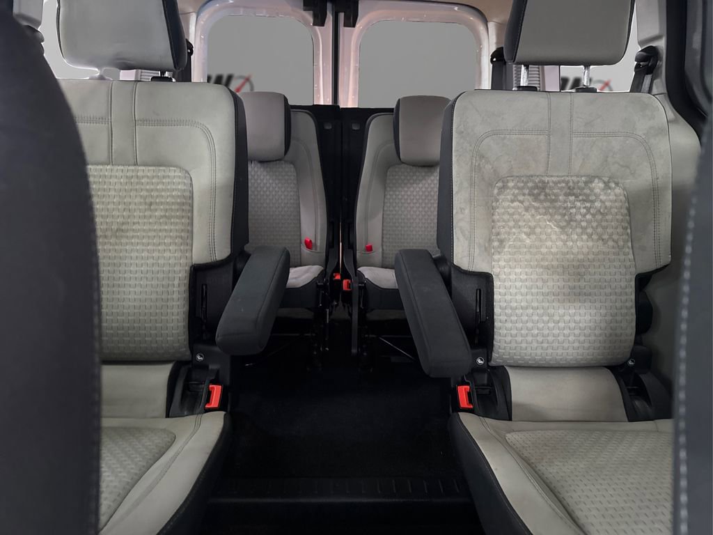 Used 2019 Ford Transit Connect XLT image 18
