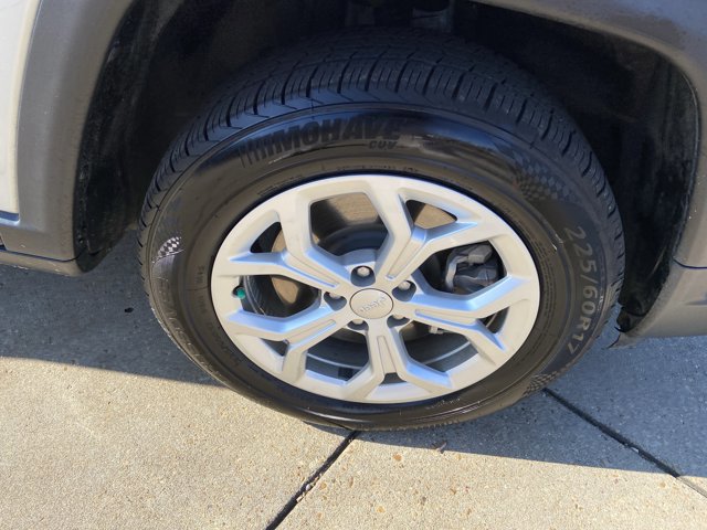 Used 2024 Jeep Compass Latitude image 31