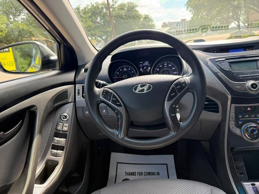 Used 2013 Hyundai Elantra GLS w/ Preferred Pkg FWD image 18