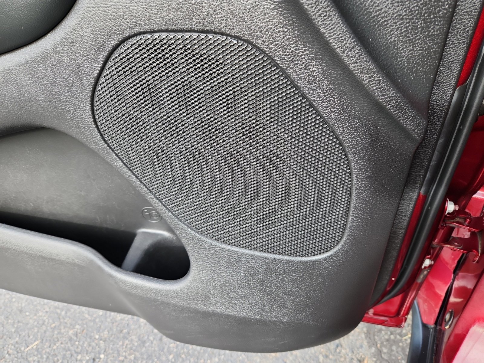 Used 2019 Jeep Grand Cherokee Laredo w/ 18" Wheel & 8.4" Radio Group image 27