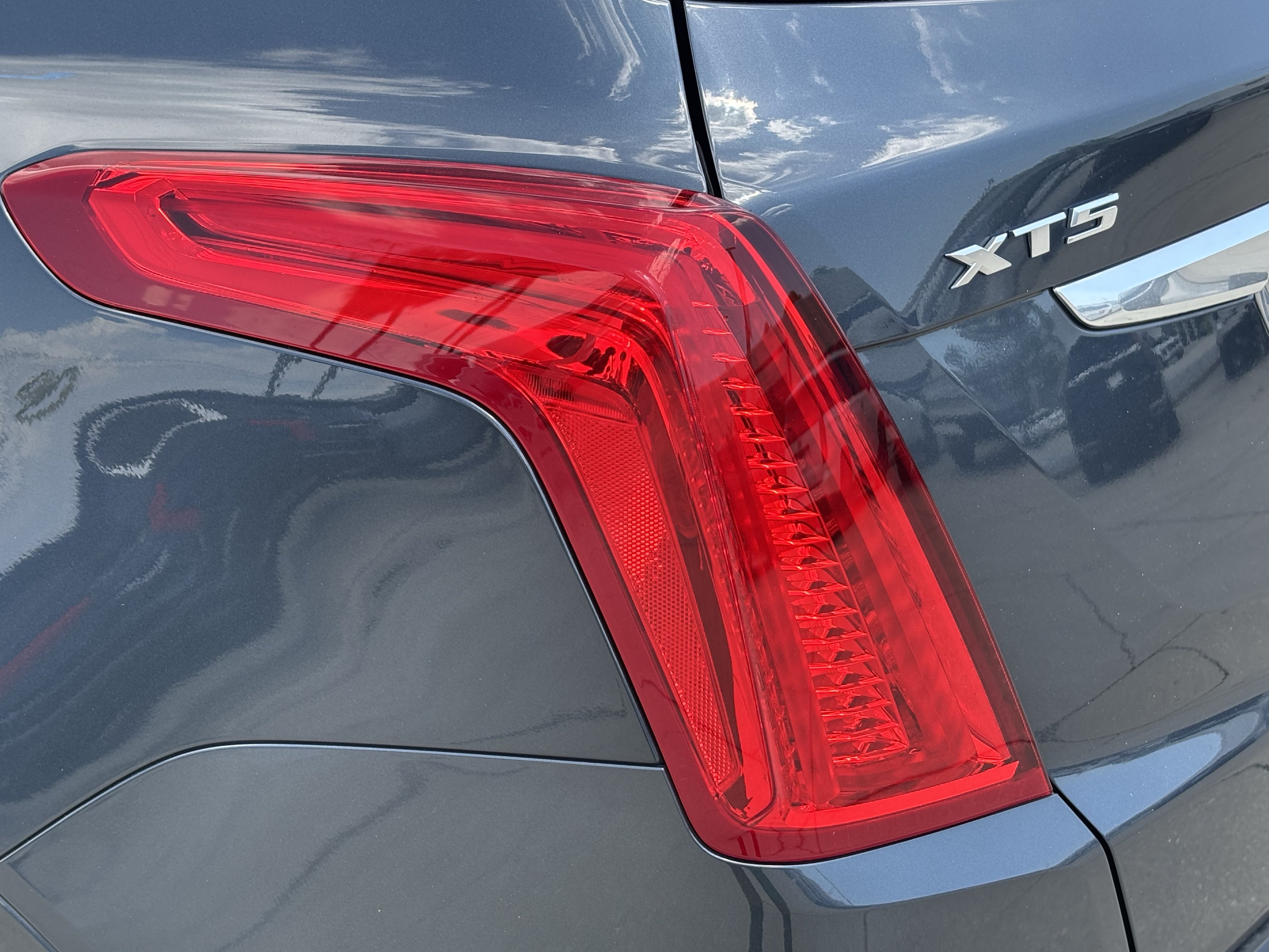 Used 2019 Cadillac XT5 Luxury FWD image 10