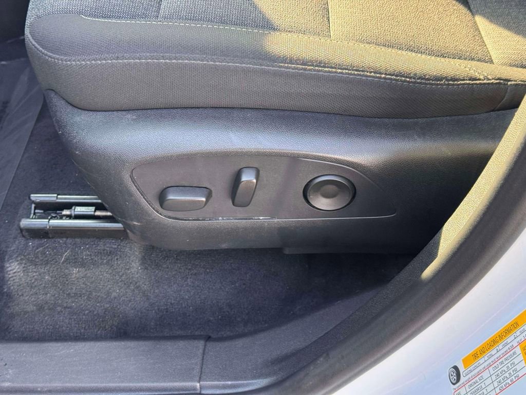 Used 2025 GMC Acadia Elevation image 14