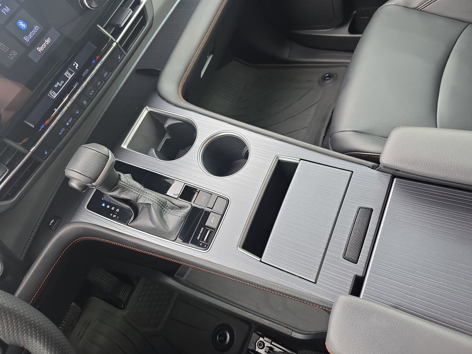 Used 2022 Toyota Sienna XSE image 26