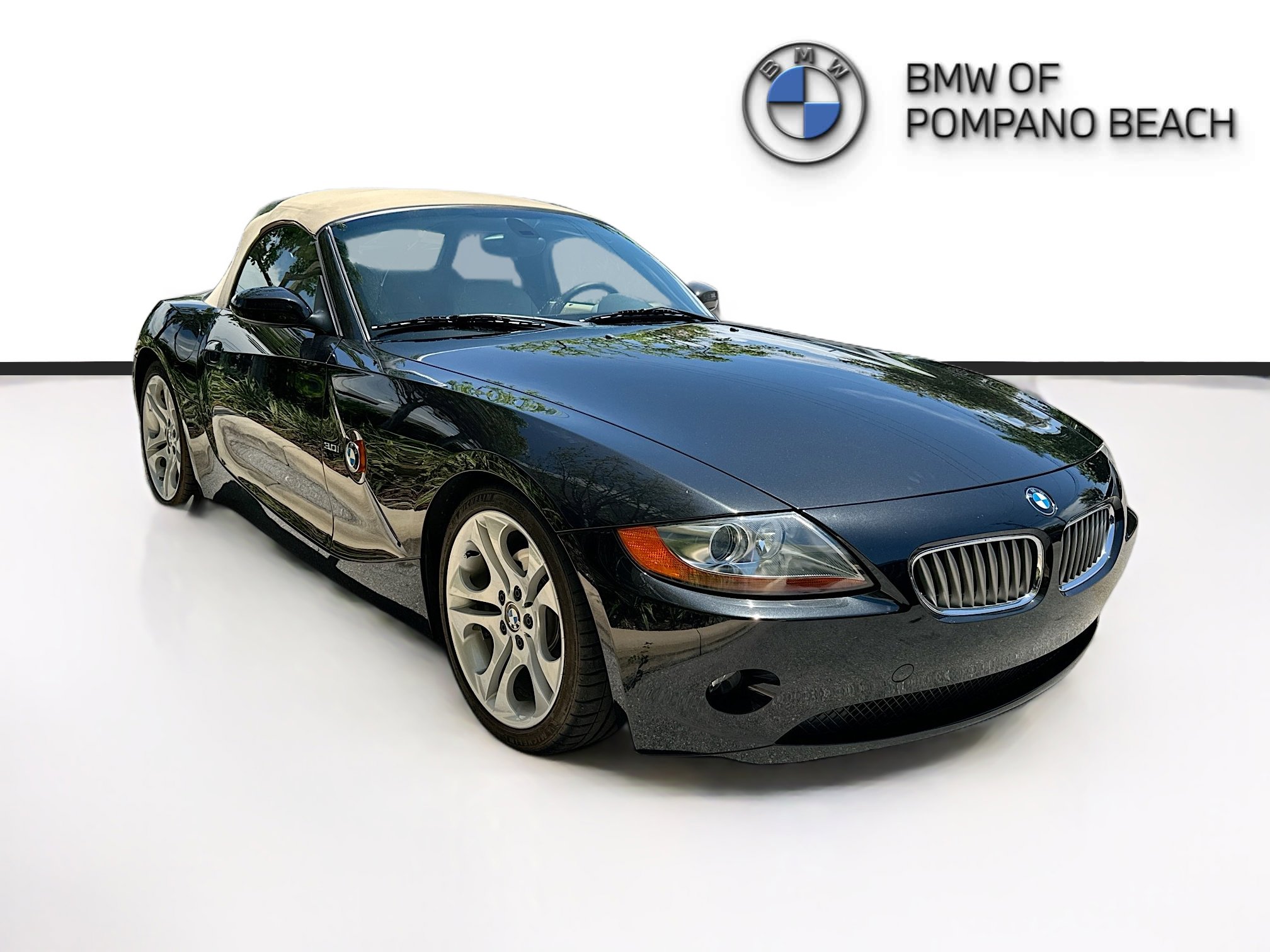 Used 2003 BMW Z4 3.0i RWD video 1