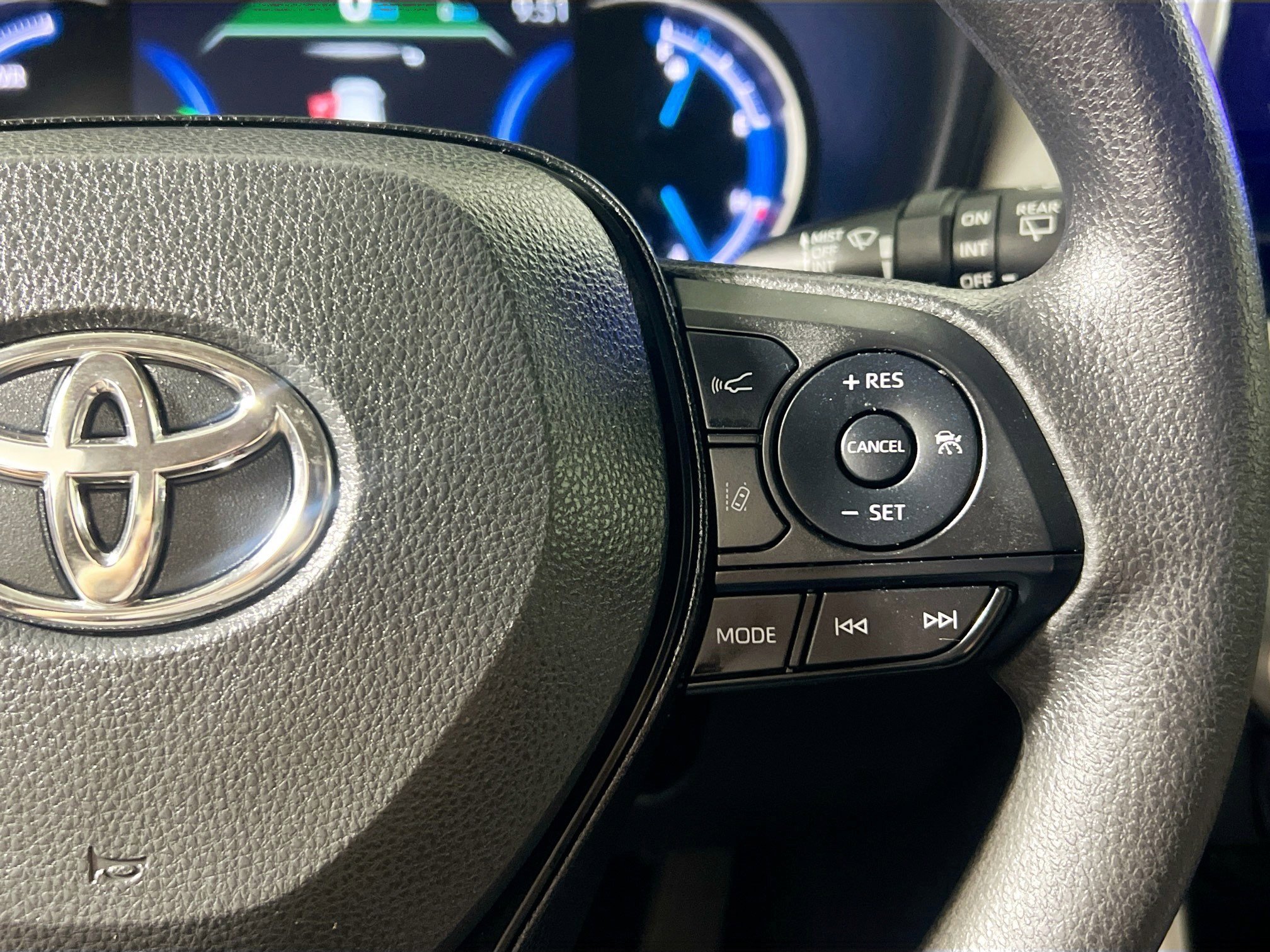 Used 2024 Toyota RAV4 XLE image 19