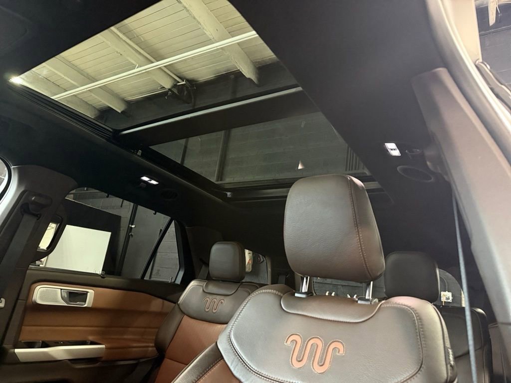 Used 2021 Ford Explorer King Ranch w/ Premium Technology Package AWD/4WD image 24