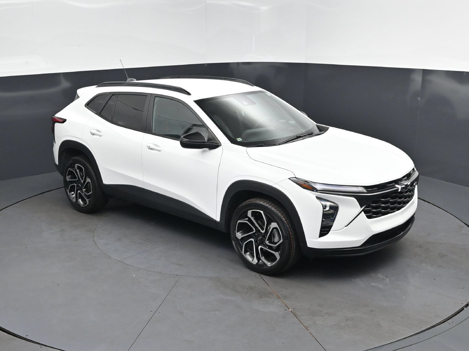 Certified 2024 Chevrolet Trax RS FWD image 36