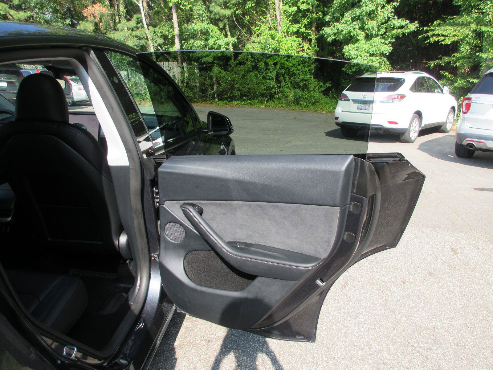 Used 2025 Tesla Model Y Long Range AWD/4WD image 16
